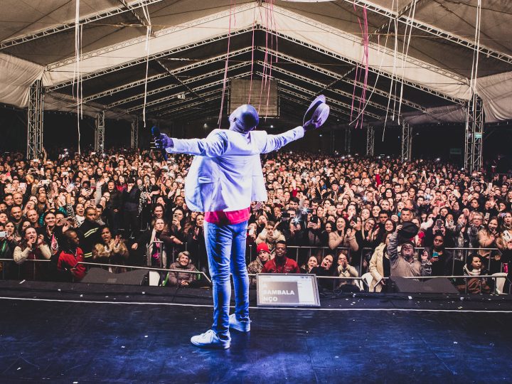 Que tal curtir três horas de show com Alexandre Pires e o seu ‘O Baile do Nêgo Véio’? O cantor se apresenta no dia 25 de agosto em Curitiba